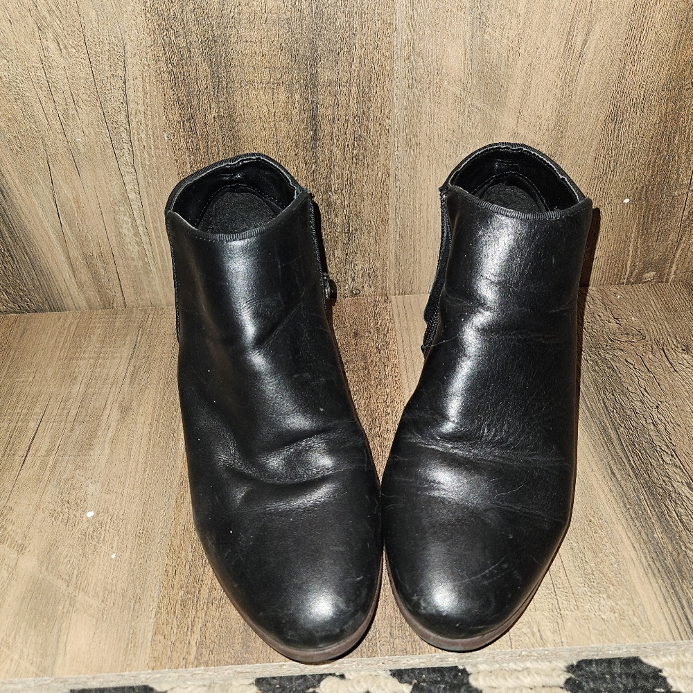 Crown Vintage Tabitha Womens Black Leather Ankle Boots